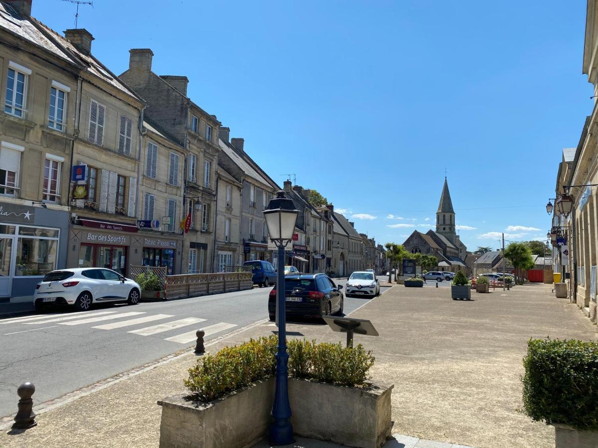 La Lumineuz Au Coeur Des Plages Du Debarquement Creully sur Seulles Exterior photo